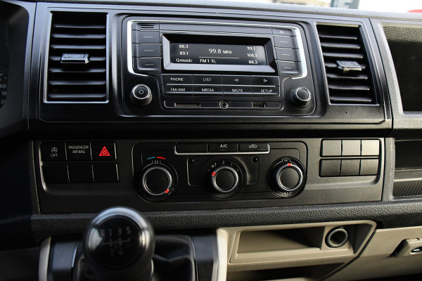 Volkswagen Transporter 2.0 TDI L2H1 DC Edition Cruise, Sensoren, Trekhaak, Airco, 85pk, Radio, Direct leverbaar!