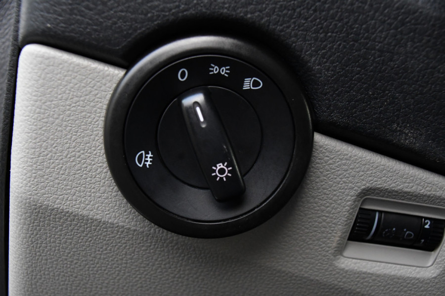 Volkswagen Transporter 2.0 TDI L2H1 DC Edition Cruise, Sensoren, Trekhaak, Airco, 85pk, Radio, Direct leverbaar!