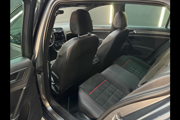 Volkswagen Golf 2.0 TSI GTI Performance Pano|Dynaudio|DCC|Dodehoek|ACC|Lane Assist|Camera|ParkPilot|Standkachel|Sfeer|Stoelver