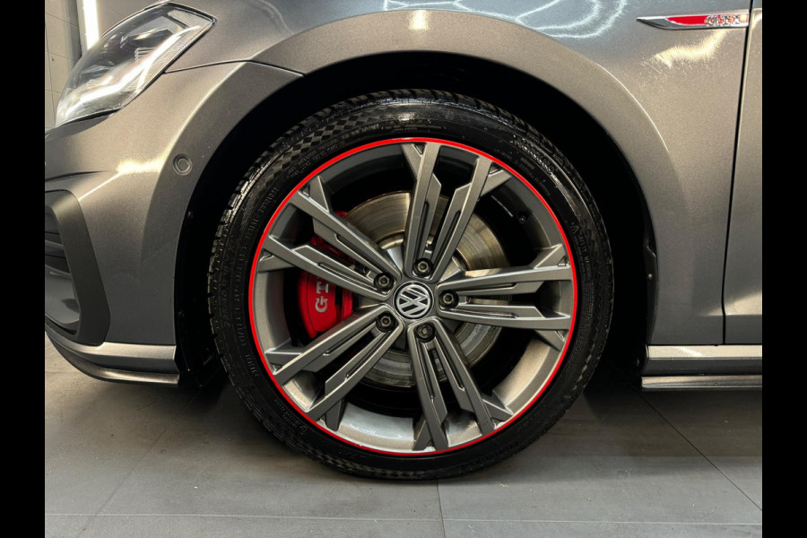 Volkswagen Golf 2.0 TSI GTI Performance Pano|Dynaudio|DCC|Dodehoek|ACC|Lane Assist|Camera|ParkPilot|Standkachel|Sfeer|Stoelver