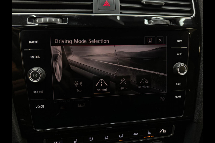 Volkswagen Golf 2.0 TSI GTI Performance Pano|Dynaudio|DCC|Dodehoek|ACC|Lane Assist|Camera|ParkPilot|Standkachel|Sfeer|Stoelver