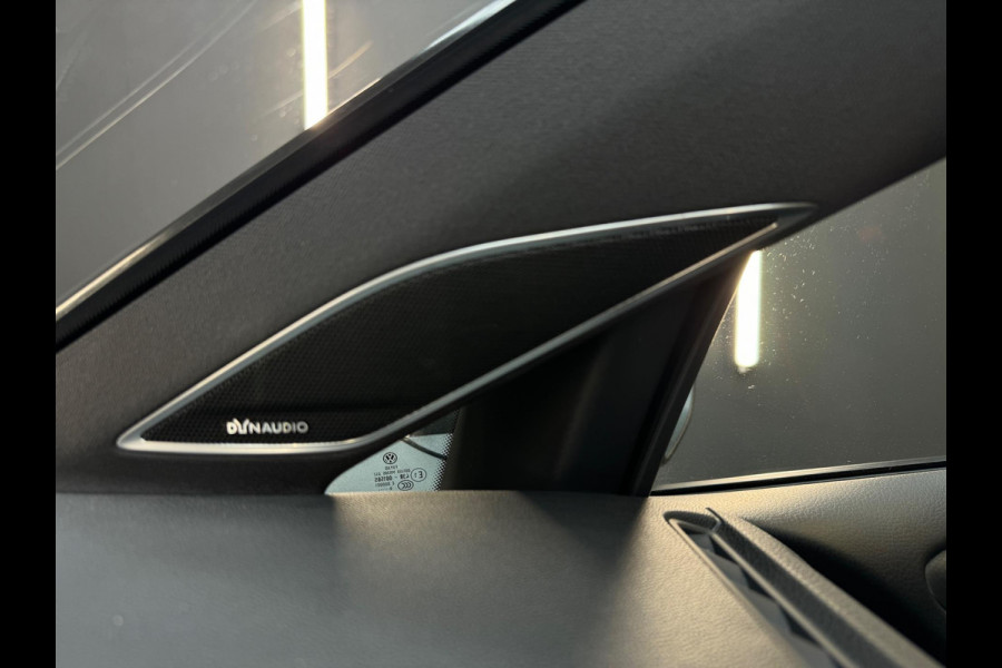 Volkswagen Golf 2.0 TSI GTI Performance Pano|Dynaudio|DCC|Dodehoek|ACC|Lane Assist|Camera|ParkPilot|Standkachel|Sfeer|Stoelver