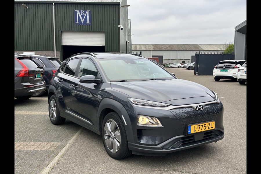 Hyundai Kona EV Fashion 64 kWh VAN: 19.900,- VOOR: 17.877,- UW EINDEJAARSVOORDEEL: 2.023,- | DEALER ONDERHOUDEN | ZEER NETTE AUTO.