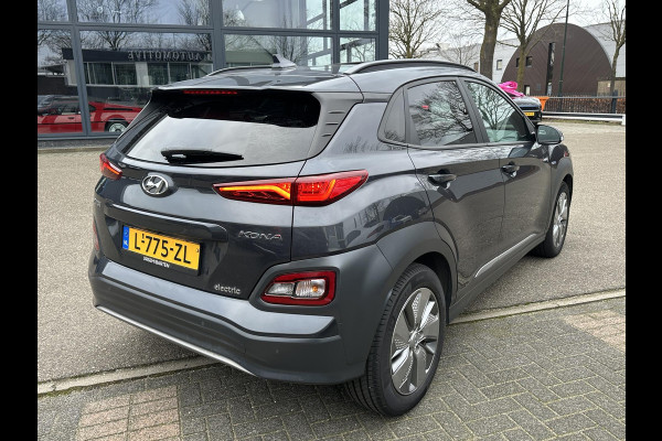 Hyundai Kona EV Fashion 64 kWh VAN: 19.900,- VOOR: 17.877,- UW EINDEJAARSVOORDEEL: 2.023,- | DEALER ONDERHOUDEN | ZEER NETTE AUTO.