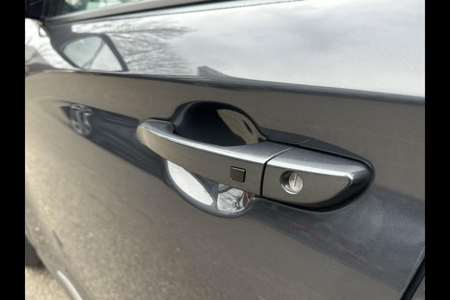 Hyundai Kona EV Fashion 64 kWh VAN: 19.900,- VOOR: 17.877,- UW EINDEJAARSVOORDEEL: 2.023,- | DEALER ONDERHOUDEN | ZEER NETTE AUTO.