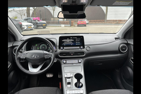 Hyundai Kona EV Fashion 64 kWh VAN: 19.900,- VOOR: 17.877,- UW EINDEJAARSVOORDEEL: 2.023,- | DEALER ONDERHOUDEN | ZEER NETTE AUTO.