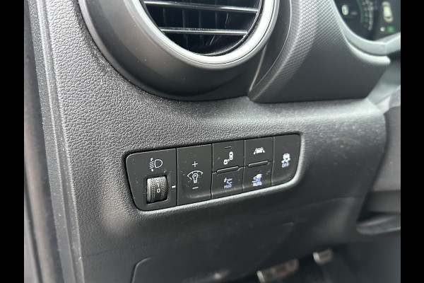 Hyundai Kona EV Fashion 64 kWh VAN: 19.900,- VOOR: 17.877,- UW EINDEJAARSVOORDEEL: 2.023,- | DEALER ONDERHOUDEN | ZEER NETTE AUTO.