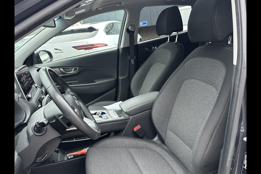 Hyundai Kona EV Fashion 64 kWh VAN: 19.900,- VOOR: 17.877,- UW EINDEJAARSVOORDEEL: 2.023,- | DEALER ONDERHOUDEN | ZEER NETTE AUTO.