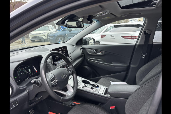 Hyundai Kona EV Fashion 64 kWh VAN: 19.900,- VOOR: 17.877,- UW EINDEJAARSVOORDEEL: 2.023,- | DEALER ONDERHOUDEN | ZEER NETTE AUTO.