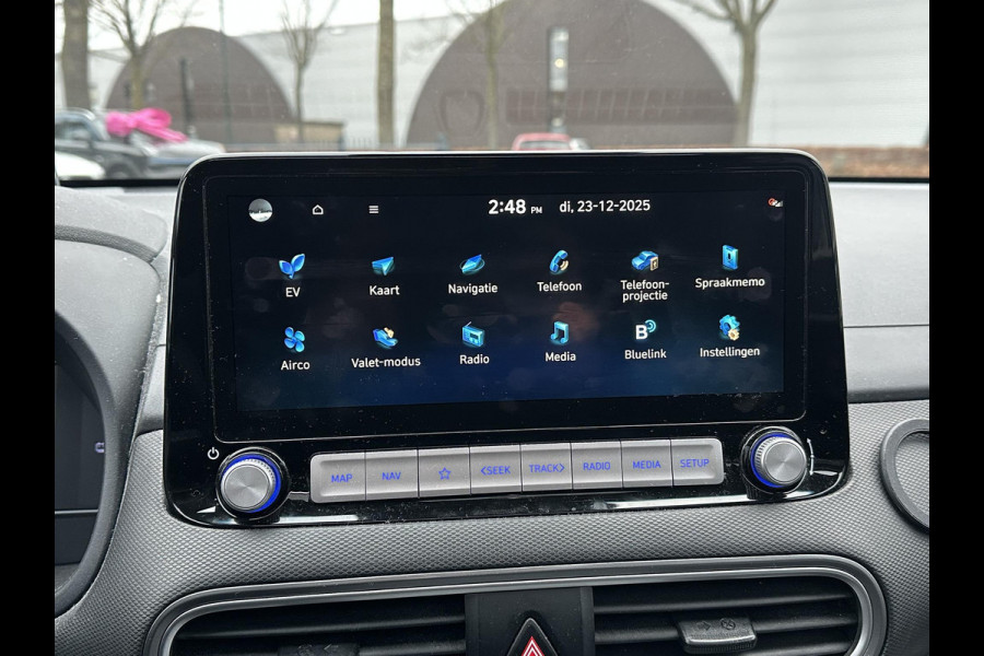 Hyundai Kona EV Fashion 64 kWh VAN: 19.900,- VOOR: 17.877,- UW EINDEJAARSVOORDEEL: 2.023,- | DEALER ONDERHOUDEN | ZEER NETTE AUTO.