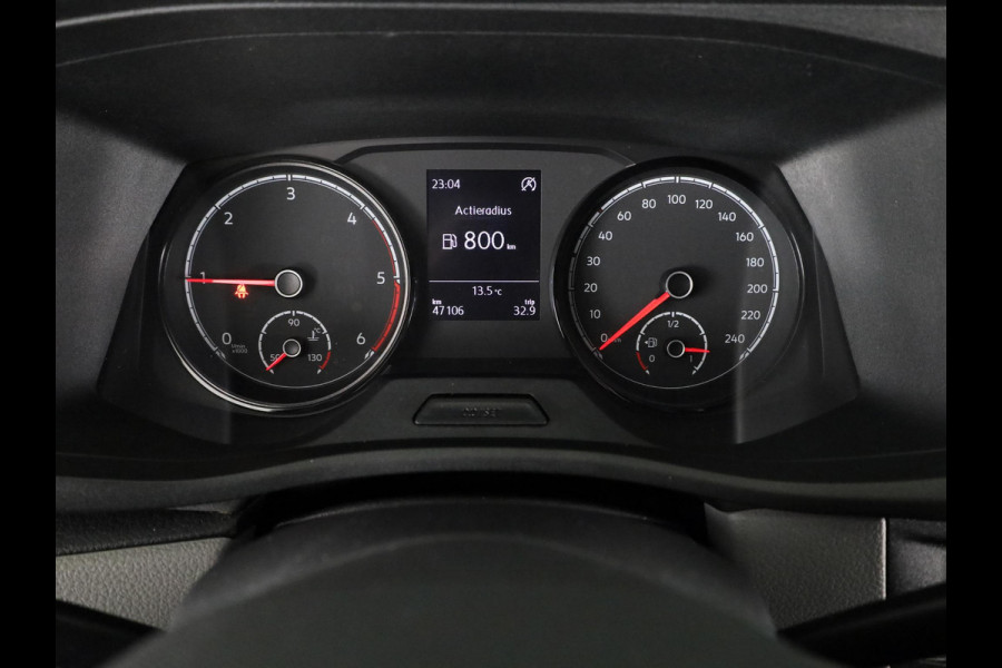 Volkswagen Transporter 2.0 TDI L2H3 28 110 pk | Verlengde garantie | Navigatie via App | Trekhaak | Parkeersensoren achter | Cruise control |