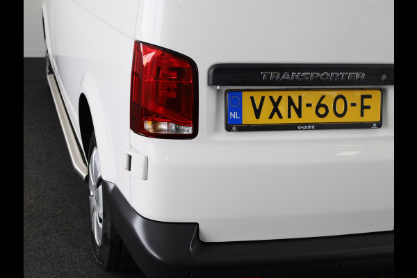 Volkswagen Transporter 2.0 TDI L2H3 28 110 pk | Verlengde garantie | Navigatie via App | Trekhaak | Parkeersensoren achter | Cruise control |