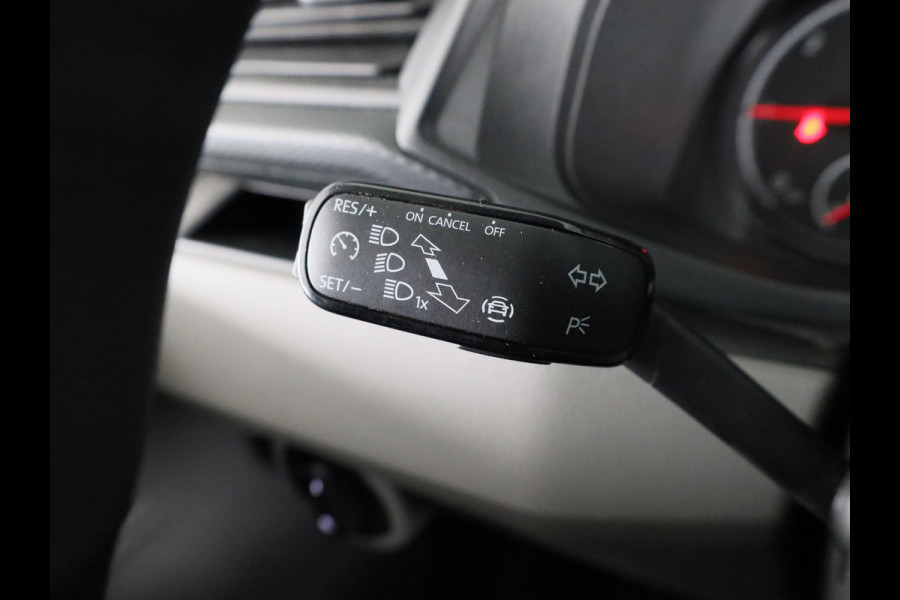 Volkswagen Transporter 2.0 TDI L2H3 28 110 pk | Verlengde garantie | Navigatie via App | Trekhaak | Parkeersensoren achter | Cruise control |