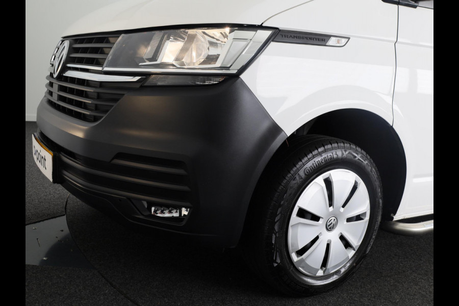 Volkswagen Transporter Bestelwagen L2 28 2.0 TDI 110 pk | Verlengde garantie | Navigatie via App | Trekhaak | Parkeersensoren achter | Cruise control |