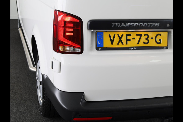 Volkswagen Transporter Bestelwagen L2 28 2.0 TDI 110 pk | Verlengde garantie | Navigatie via App | Trekhaak | Parkeersensoren achter | Cruise control |
