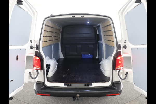 Volkswagen Transporter Bestelwagen L2 28 2.0 TDI 110 pk | Verlengde garantie | Navigatie via App | Trekhaak | Parkeersensoren achter | Cruise control |