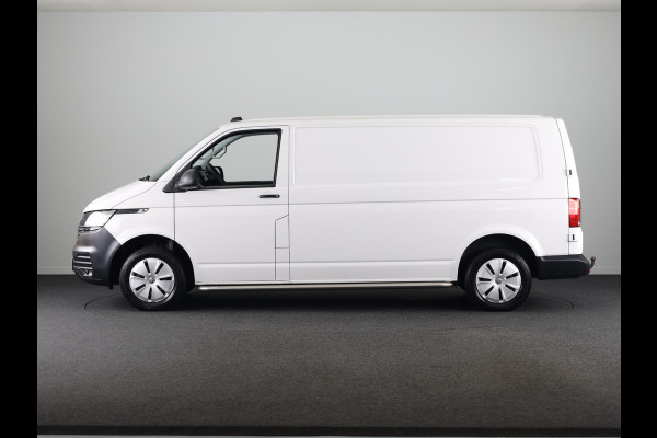 Volkswagen Transporter Bestelwagen L2 28 2.0 TDI 110 pk | Verlengde garantie | Navigatie via App | Trekhaak | Parkeersensoren achter | Cruise control |