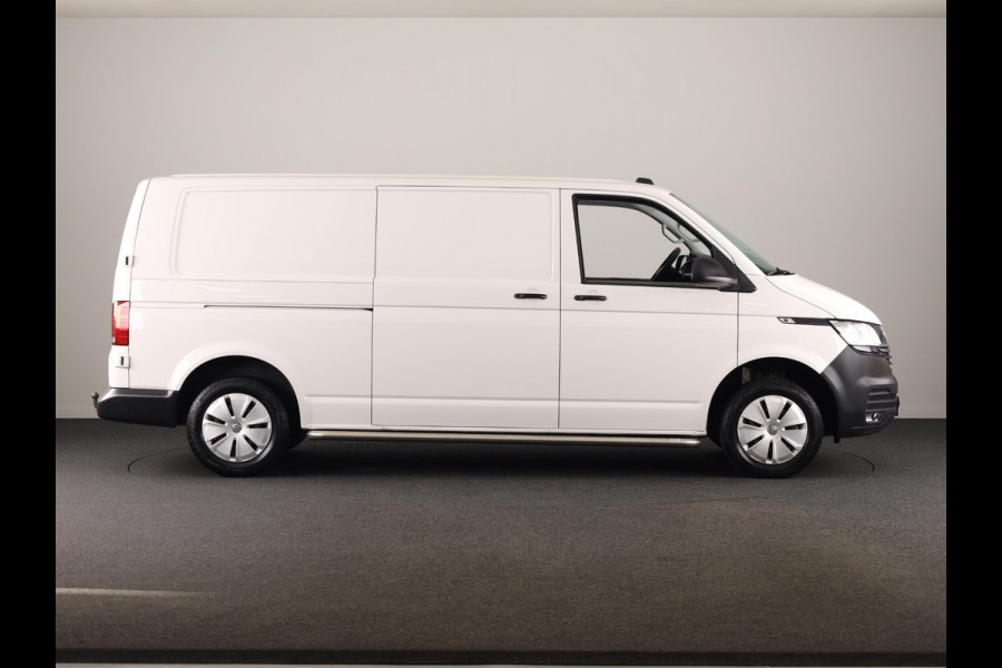 Volkswagen Transporter Bestelwagen L2 28 2.0 TDI 110 pk | Verlengde garantie | Navigatie via App | Trekhaak | Parkeersensoren achter | Cruise control |