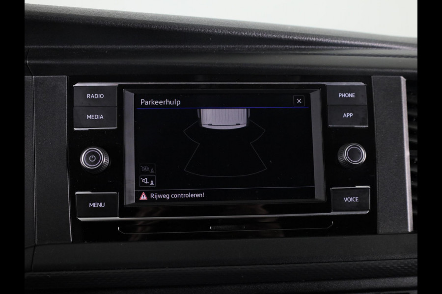 Volkswagen Transporter Bestelwagen L2 28 2.0 TDI 110 pk | Verlengde garantie | Navigatie via App | Trekhaak | Parkeersensoren achter | Cruise control |