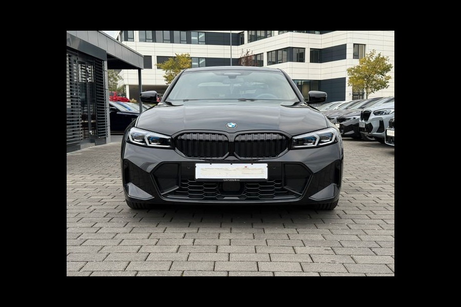 BMW 3-serie 320d xDrive M-SPORT ** ADAP. LED, NAVI+, HuD, ACC, M-REM, 19-inch LMV, H&K ** 1e EIG - UNFALLFREI - BMW GAR ** ** INFORMEER OOK NAAR ONZE AANTREKKELIJKE FINANCIAL-LEASE TARIEVEN **