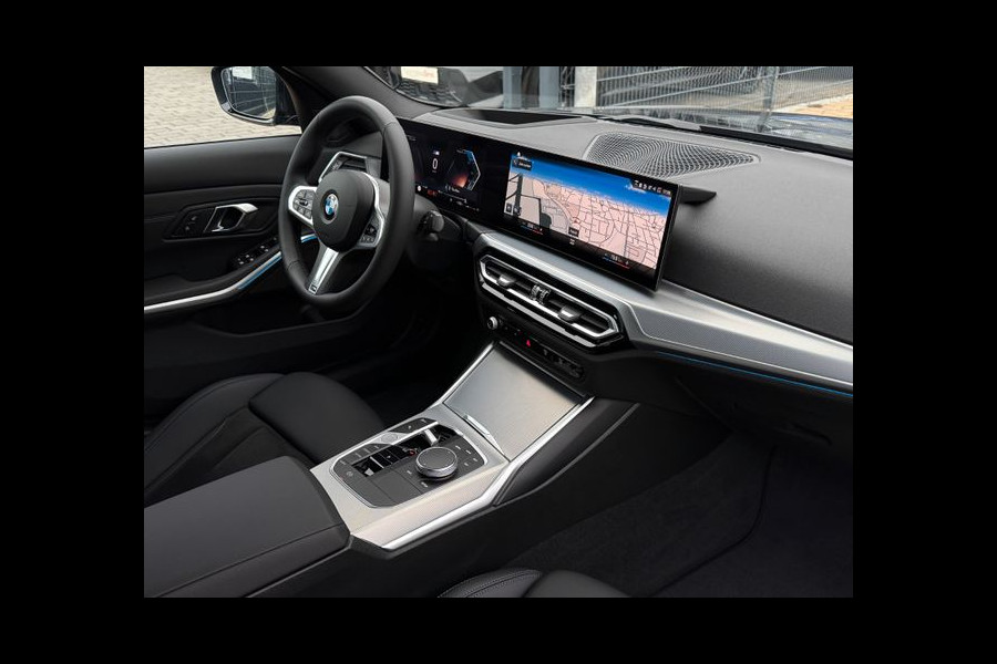 BMW 3-serie 320d xDrive M-SPORT ** ADAP. LED, NAVI+, HuD, ACC, M-REM, 19-inch LMV, H&K ** 1e EIG - UNFALLFREI - BMW GAR ** ** INFORMEER OOK NAAR ONZE AANTREKKELIJKE FINANCIAL-LEASE TARIEVEN **