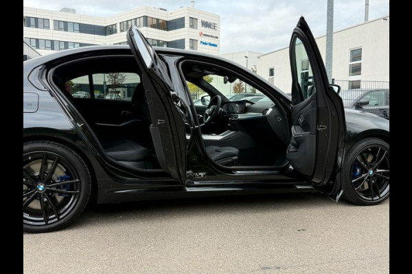 BMW 3-serie 320d xDrive M-SPORT ** ADAP. LED, NAVI+, HuD, ACC, M-REM, 19-inch LMV, H&K ** 1e EIG - UNFALLFREI - BMW GAR ** ** INFORMEER OOK NAAR ONZE AANTREKKELIJKE FINANCIAL-LEASE TARIEVEN **