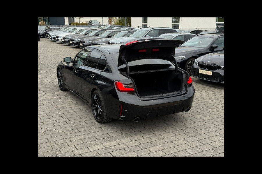 BMW 3-serie 320d xDrive M-SPORT ** ADAP. LED, NAVI+, HuD, ACC, M-REM, 19-inch LMV, H&K ** 1e EIG - UNFALLFREI - BMW GAR ** ** INFORMEER OOK NAAR ONZE AANTREKKELIJKE FINANCIAL-LEASE TARIEVEN **