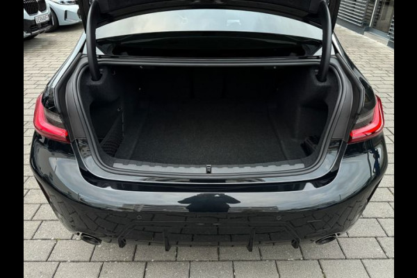 BMW 3-serie 320d xDrive M-SPORT ** ADAP. LED, NAVI+, HuD, ACC, M-REM, 19-inch LMV, H&K ** 1e EIG - UNFALLFREI - BMW GAR ** ** INFORMEER OOK NAAR ONZE AANTREKKELIJKE FINANCIAL-LEASE TARIEVEN **