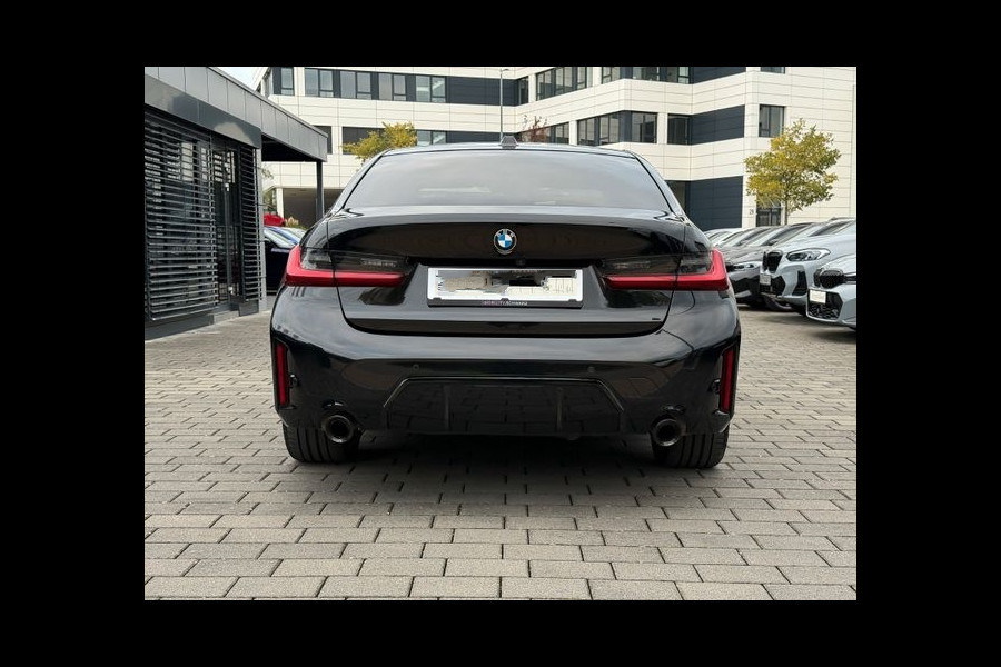BMW 3-serie 320d xDrive M-SPORT ** ADAP. LED, NAVI+, HuD, ACC, M-REM, 19-inch LMV, H&K ** 1e EIG - UNFALLFREI - BMW GAR ** ** INFORMEER OOK NAAR ONZE AANTREKKELIJKE FINANCIAL-LEASE TARIEVEN **