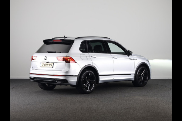 Volkswagen Tiguan 1.5 TSI R-Line Business 150 PK DSG | Navigatie | Panorama dak | Assistentie pakket | Black style | Winter pakket |