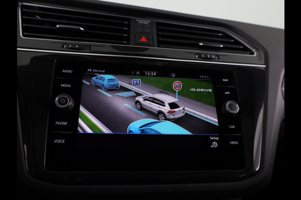 Volkswagen Tiguan 1.5 TSI R-Line Business 150 PK DSG | Navigatie | Panorama dak | Assistentie pakket | Black style | Winter pakket |