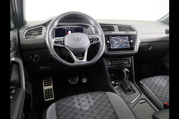 Volkswagen Tiguan 1.5 TSI R-Line Business 150 PK DSG | Navigatie | Panorama dak | Assistentie pakket | Black style | Winter pakket |
