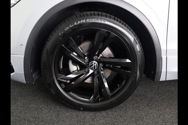 Volkswagen Tiguan 1.5 TSI R-Line Business 150 PK DSG | Navigatie | Panorama dak | Assistentie pakket | Black style | Winter pakket |