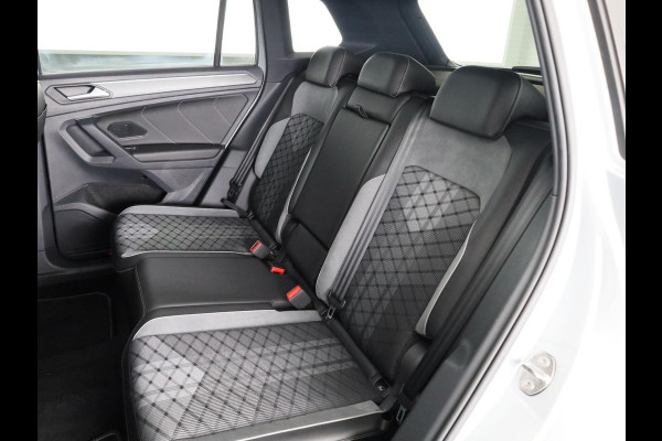 Volkswagen Tiguan 1.5 TSI R-Line Business 150 PK DSG | Navigatie | Panorama dak | Assistentie pakket | Black style | Winter pakket |