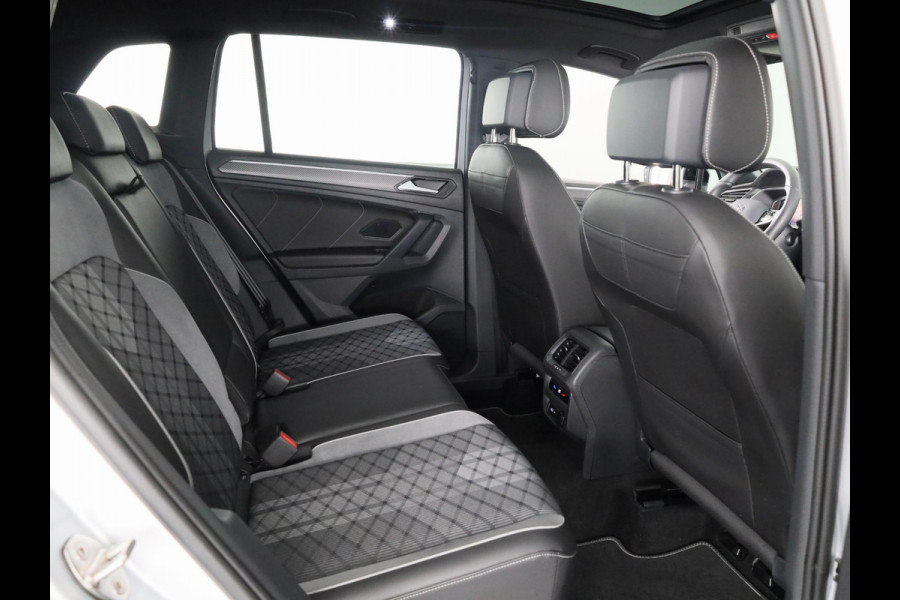 Volkswagen Tiguan 1.5 TSI R-Line Business 150 PK DSG | Navigatie | Panorama dak | Assistentie pakket | Black style | Winter pakket |