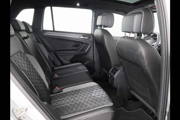 Volkswagen Tiguan 1.5 TSI R-Line Business 150 PK DSG | Navigatie | Panorama dak | Assistentie pakket | Black style | Winter pakket |