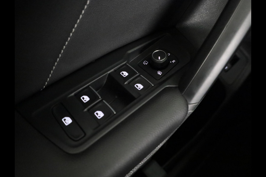 Volkswagen Tiguan 1.5 TSI R-Line Business 150 PK DSG | Navigatie | Panorama dak | Assistentie pakket | Black style | Winter pakket |