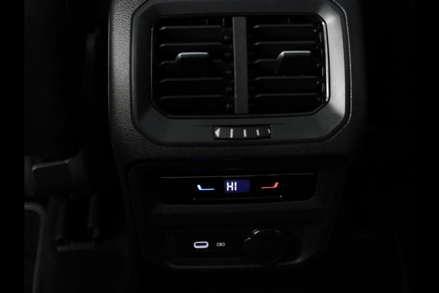 Volkswagen Tiguan 1.5 TSI R-Line Business 150 PK DSG | Navigatie | Panorama dak | Assistentie pakket | Black style | Winter pakket |