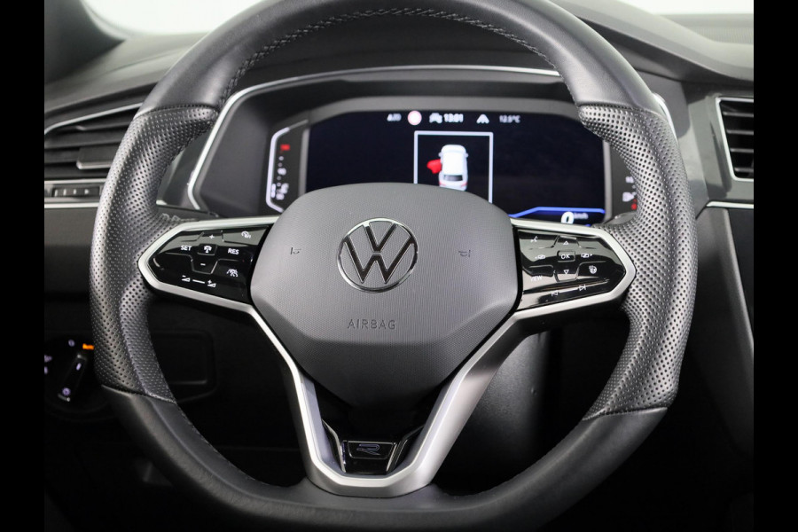 Volkswagen Tiguan 1.5 TSI R-Line Business 150 PK DSG | Navigatie | Panorama dak | Assistentie pakket | Black style | Winter pakket |