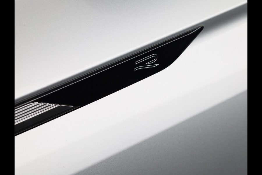 Volkswagen Tiguan 1.5 TSI R-Line Business 150 PK DSG | Navigatie | Panorama dak | Assistentie pakket | Black style | Winter pakket |