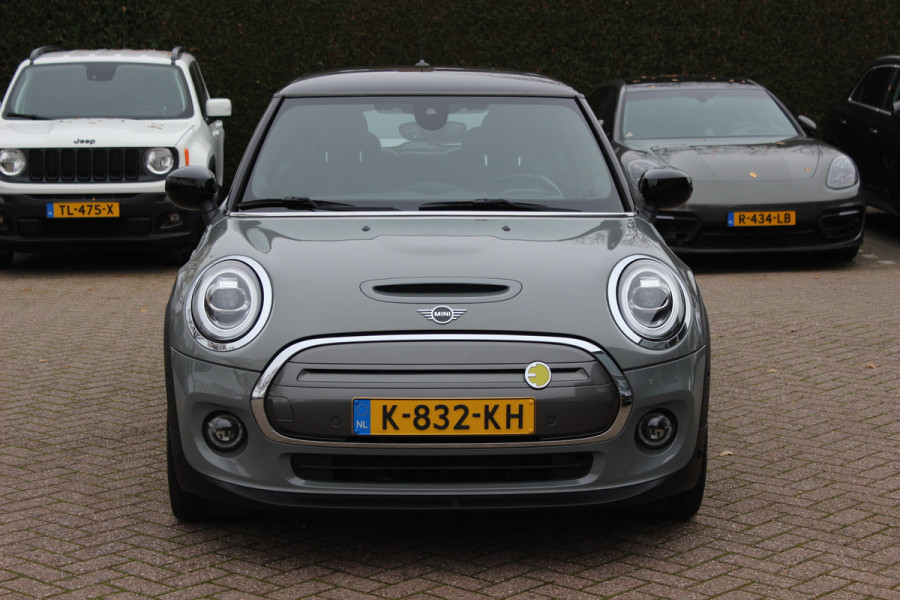 MINI Mini Electric Charged 33 kWh / SOH 95.1% / Camera / Head-up / Leder / Harman Kardon / Keyless / 17'' / CarPlay / Stoelverwarming / Matrix LED / DAB / Cruise Control