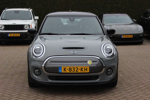 MINI Mini Electric Charged 33 kWh / SOH 95.1% / Camera / Head-up / Leder / Harman Kardon / Keyless / 17'' / CarPlay / Stoelverwarming / Matrix LED / DAB / Cruise Control
