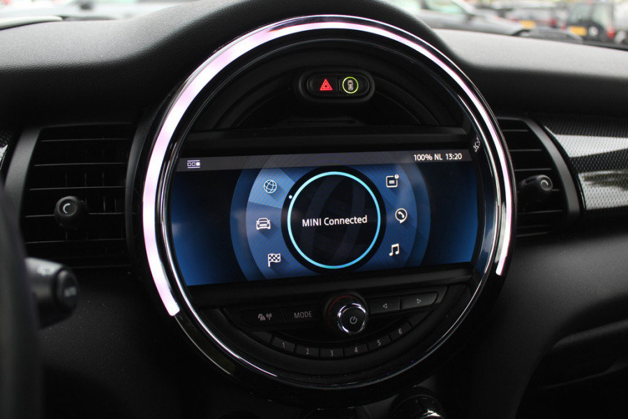 MINI Mini Electric Charged 33 kWh / SOH 95.1% / Camera / Head-up / Leder / Harman Kardon / Keyless / 17'' / CarPlay / Stoelverwarming / Matrix LED / DAB / Cruise Control