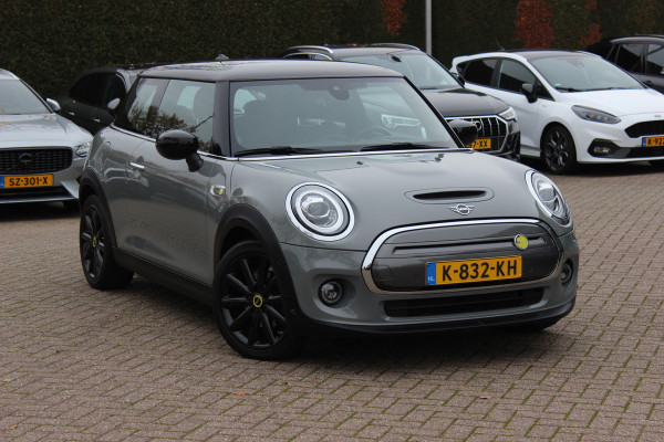 MINI Mini Electric Charged 33 kWh / SOH 95.1% / Camera / Head-up / Leder / Harman Kardon / Keyless / 17'' / CarPlay / Stoelverwarming / Matrix LED / DAB / Cruise Control