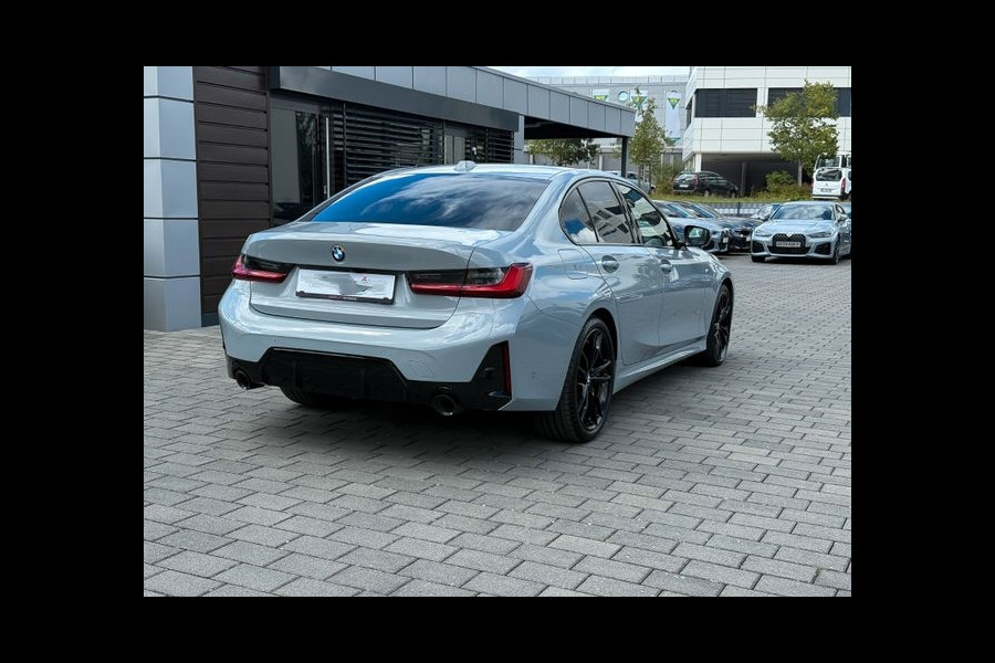 BMW 3-serie 320d xDrive M-SPORT ** ADAPT. LED, NAVI+, MEMORY, HuD, ACC, 19-inch LMV, BROOKLYN GRAU ** 1e EIG - UNFALLFREI - BMW GAR ** ** INFORMEER OOK NAAR ONZE AANTREKKELIJKE FINANCIAL-LEASE TARIEVEN **