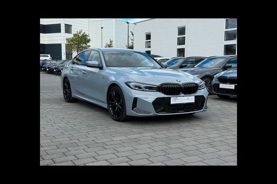 BMW 3-serie 320d xDrive M-SPORT ** ADAPT. LED, NAVI+, MEMORY, HuD, ACC, 19-inch LMV, BROOKLYN GRAU ** 1e EIG - UNFALLFREI - BMW GAR ** ** INFORMEER OOK NAAR ONZE AANTREKKELIJKE FINANCIAL-LEASE TARIEVEN **