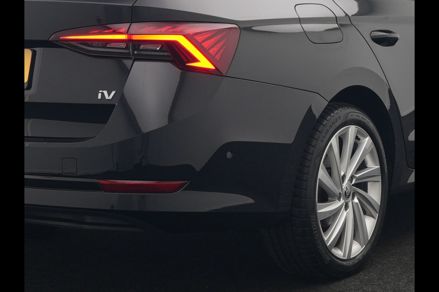 Škoda Octavia Combi 1.4 TSI iV Business Edition Plus Plug In Hybrid 204pk Dealer O.H. PHEV | Trekhaak | Adaptive Cruise | Canton Audio | Alcantara Sportstoelen Memory & Verwarmd | Apple Carplay | Sfeerverlichting | Stuur Verwarmd | Virtual | Navigatie | Keyless |