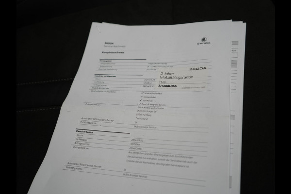 Škoda Octavia Combi 1.4 TSI iV Business Edition Plus Plug In Hybrid 204pk Dealer O.H. PHEV | Trekhaak | Adaptive Cruise | Canton Audio | Alcantara Sportstoelen Memory & Verwarmd | Apple Carplay | Sfeerverlichting | Stuur Verwarmd | Virtual | Navigatie | Keyless |