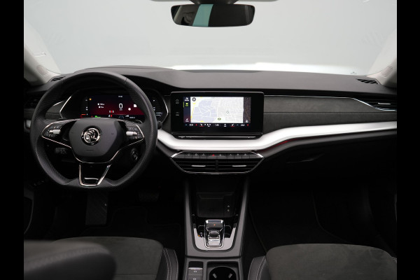 Škoda Octavia Combi 1.4 TSI iV Business Edition Plus Plug In Hybrid 204pk Dealer O.H. PHEV | Trekhaak | Adaptive Cruise | Canton Audio | Alcantara Sportstoelen Memory & Verwarmd | Apple Carplay | Sfeerverlichting | Stuur Verwarmd | Virtual | Navigatie | Keyless |