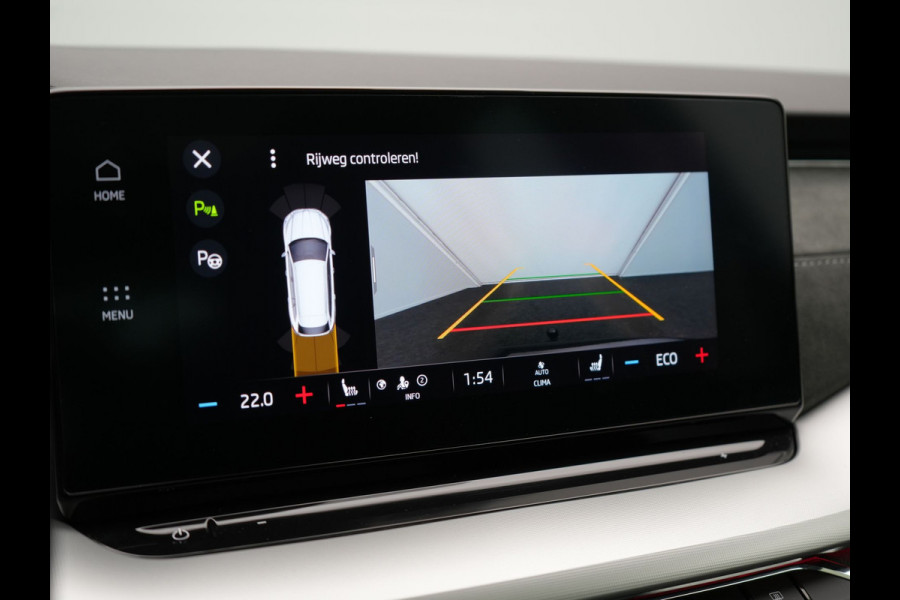 Škoda Octavia Combi 1.4 TSI iV Business Edition Plus Plug In Hybrid 204pk Dealer O.H. PHEV | Trekhaak | Adaptive Cruise | Canton Audio | Alcantara Sportstoelen Memory & Verwarmd | Apple Carplay | Sfeerverlichting | Stuur Verwarmd | Virtual | Navigatie | Keyless |